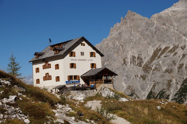 Sommer Präsentationsbild Berghütte Zsigmondy