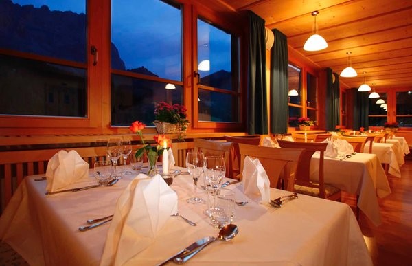 The restaurant Selva Gardena / Wolkenstein Mëisules