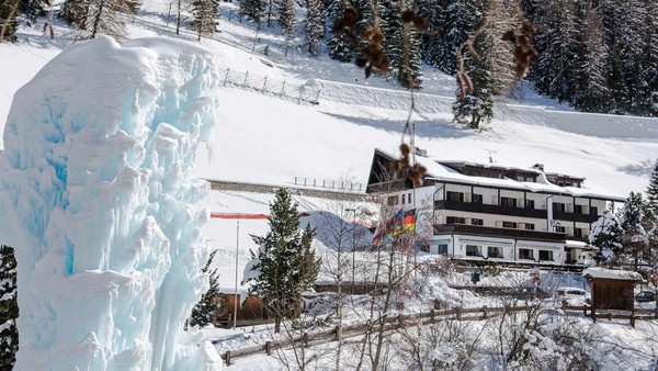 Foto Außenansicht Hotel Pralong