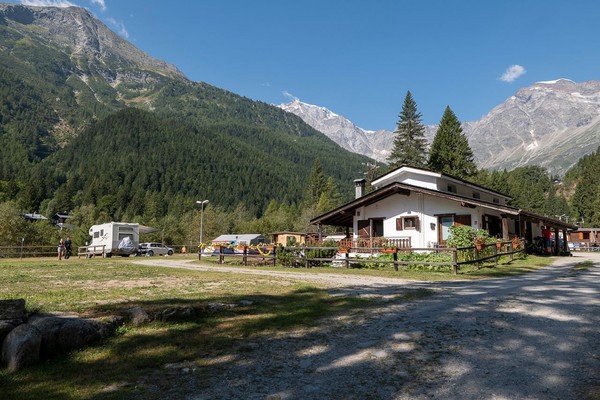 Photo exteriors Macugnaga Natural Camping