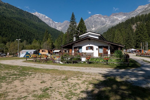 Photo exteriors Macugnaga Natural Camping