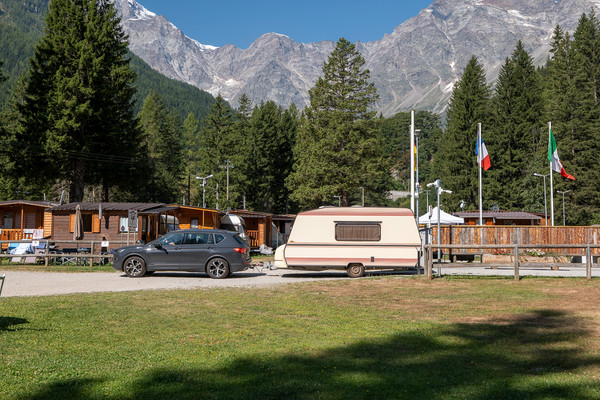 Foto Außenansicht Macugnaga Natural Camping