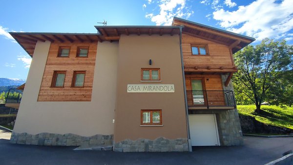 Foto estiva di presentazione Appartamenti Casa Mirandola