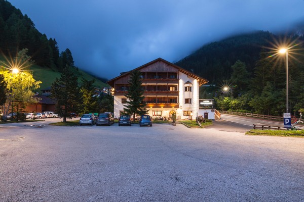 Foto Außenansicht Hotel Alpin Haus