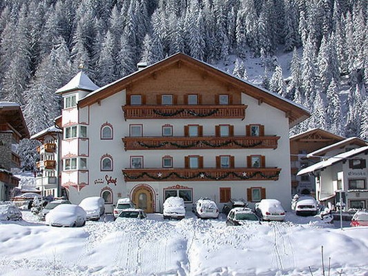 Foto esterno Garni + Appartamenti Schenk