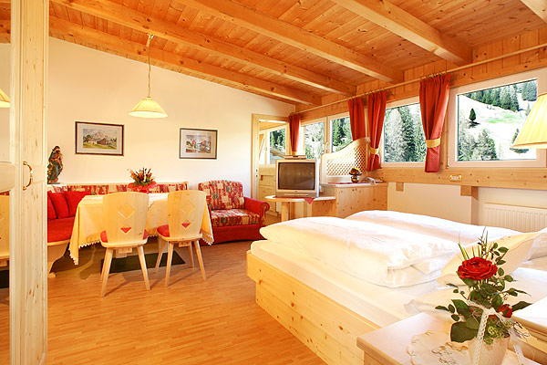 Image Garni (B&B) + Apartments Schenk