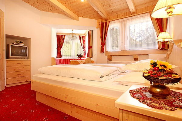 Image Garni (B&B) + Apartments Schenk