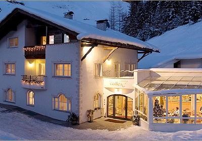 Foto esterno Garni + Appartamenti Cudlea