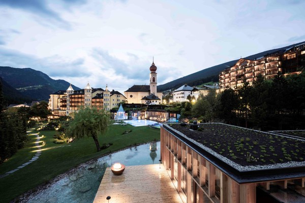 Foto esterno ADLER Spa Resort BALANCE