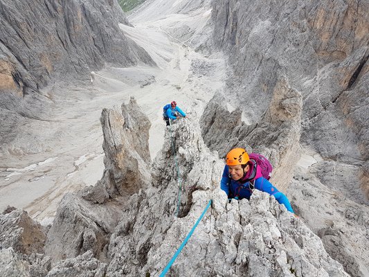 Foto estiva di presentazione Scuola di alpinismo Guide Alpine Val di Fassa
