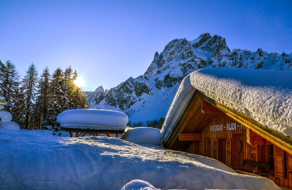 Photo exteriors Mountain hut Rudi Hütte