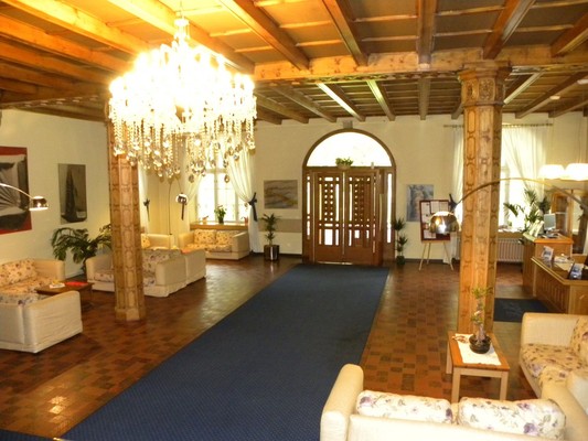 La hall