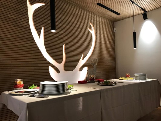 Il ristorante Magrè sulla Strada del Vino Zum Hirschen
