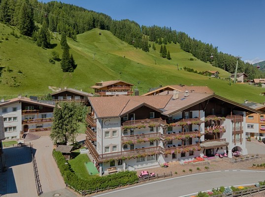 Photo exteriors Apartments in hotel Villa Genziana