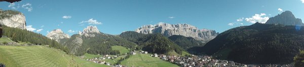 Panoramic view Selva Gardena / Wolkenstein