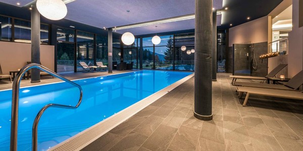 Foto des Hallenschwimmbads