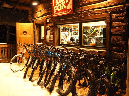 Foto Außenansicht Skiverleih Defox2 Ski, Snowboard & Bike Rental