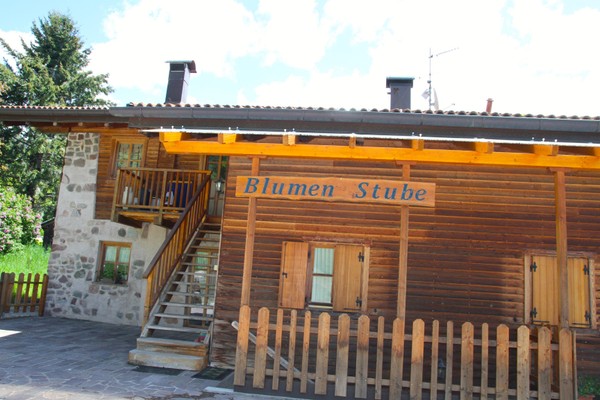 Photo exteriors B&B + Apartments Chalet Dolomiti