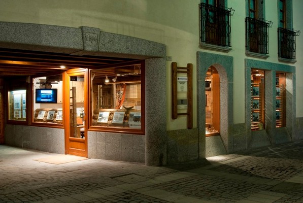 Foto esterno Agenzia immobiliare Casa & Design Top