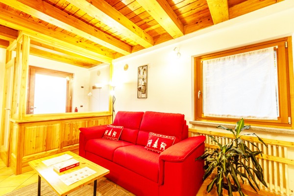 Der Wohnraum Ferienwohnungen Casa Alpina Sarre