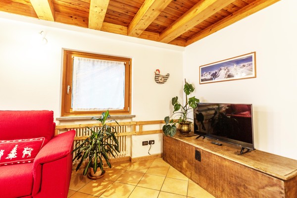 Der Wohnraum Ferienwohnungen Casa Alpina Sarre