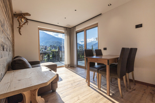 Der Wohnraum Ferienwohnungen Chalet Berna