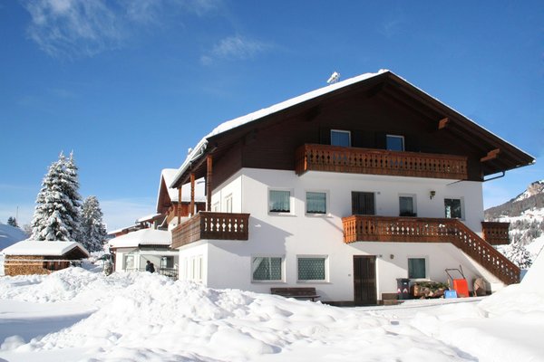 Foto esterno in inverno Pitla Cësa