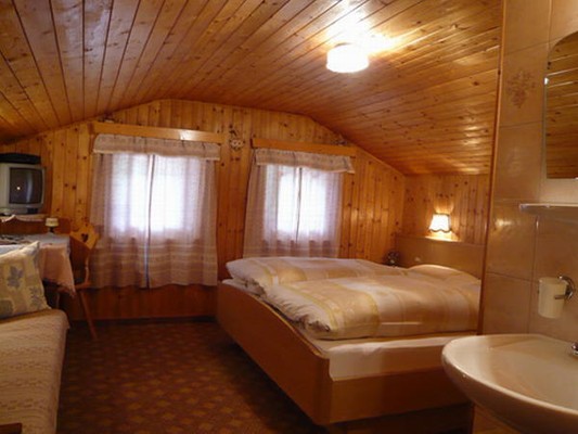 Image Farmhouse apartments Valin