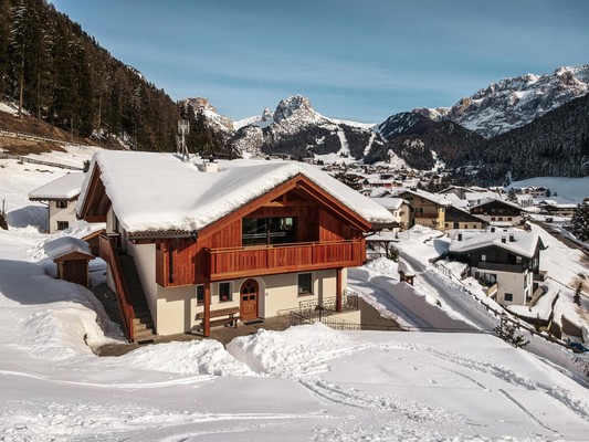 Foto Außenansicht Ferienwohnungen Rosalpina