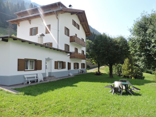 Foto Außenansicht Ferienwohnung Ciasa Deville