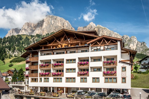 Foto esterno Hotel Gran Ciasa