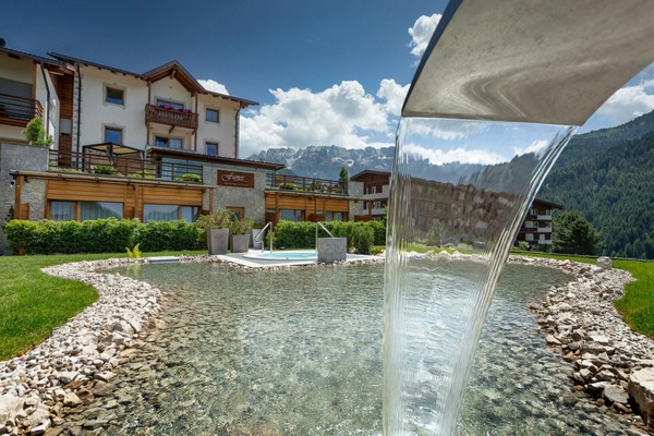 Foto esterno Hotel Fanes