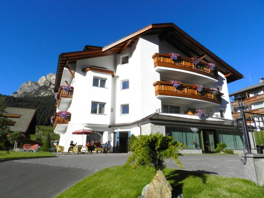 Foto esterno Garni-Hotel + Residence Mezdì