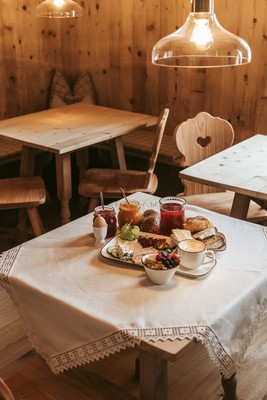 The breakfast Farmhouse B&B + Apartments Lochbauer