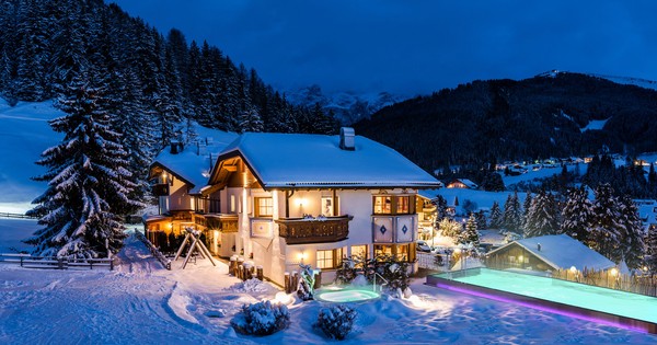 Foto esterno Garni-Hotel Soraiser Dolomites Small & Luxury