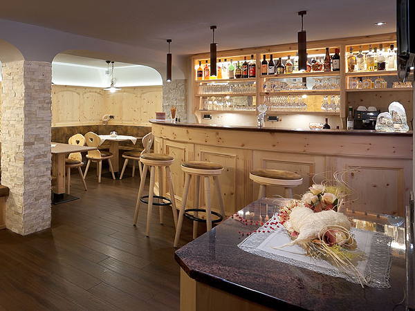 Foto von der Bar Garni-Hotel Soraiser Dolomites Small & Luxury