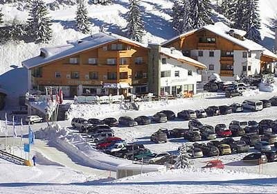 Foto Außenansicht Hotel Val Pudra