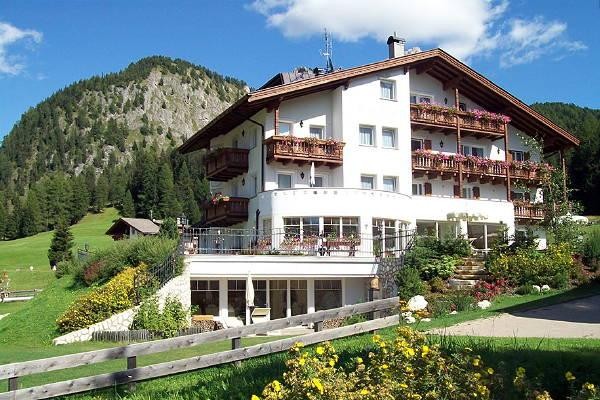 Foto esterno Garni-Hotel + Appartamenti Villa Erna