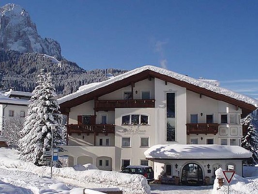 Foto esterno Garni-Hotel + Appartamenti Villa Erna