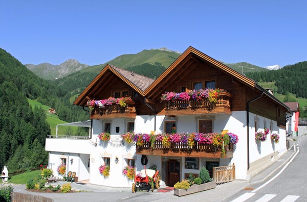 Photo exteriors Farmhouse Hotel Bad Schüsslerhof