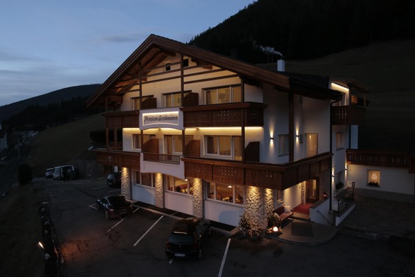 Photo exteriors Small hotel Grohmann