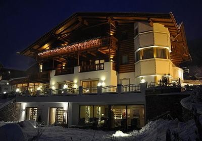 Foto esterno Garni-Hotel + Appartamenti Mirabel