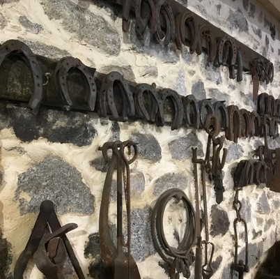 Foto di alcuni dettagli Museo del campanaccio