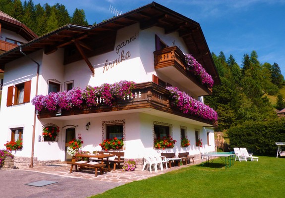 Foto esterno B&B + Appartamenti Arnika