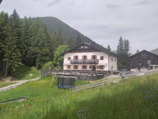 Foto esterno Gasthof (Albergo) Rifugio Sarentino