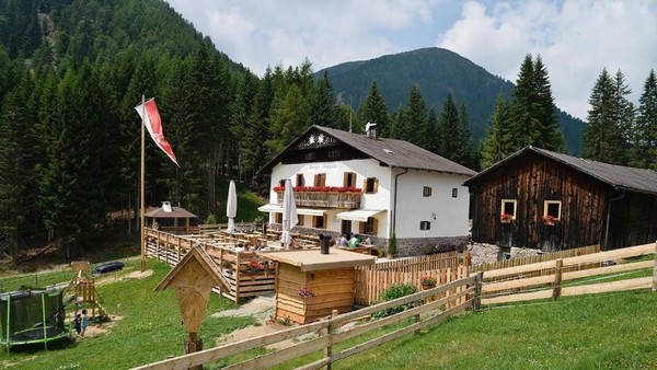 Foto esterno Gasthof (Albergo) Rifugio Sarentino