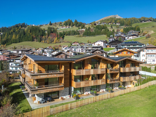 Photo exteriors La Tambra Hotel Lodge & Residence