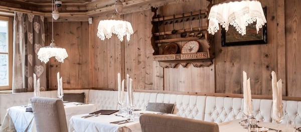The restaurant Santa Cristina / St. Christina Beludei