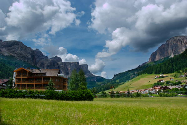 Foto Außenansicht im Sommer La Tambra