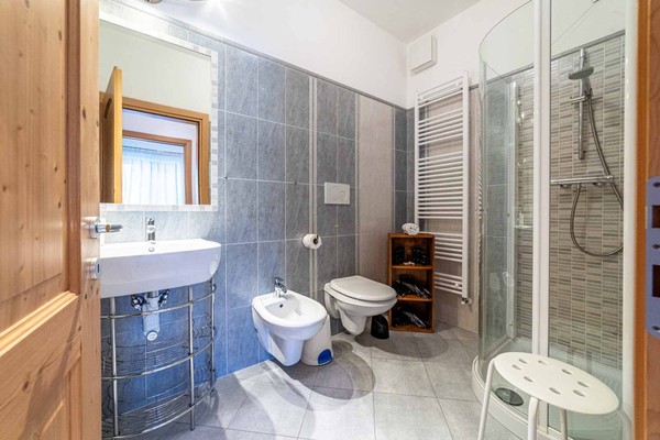 Photo of the bathroom Apartments Chalet al Lago